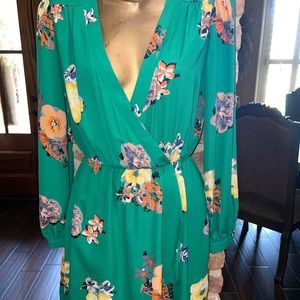 Honey punch green floral wrap dress long sleeve size small
